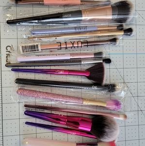 New unused makeup brush lot